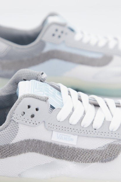 VANS UA EVDNT ULTIMATEWAF en color GREY  (4)
