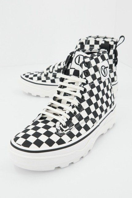 VANS UA SENTRY WC en color CHCKRBRD  (1)