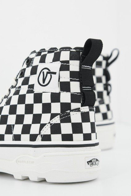 VANS UA SENTRY WC en color CHCKRBRD  (4)