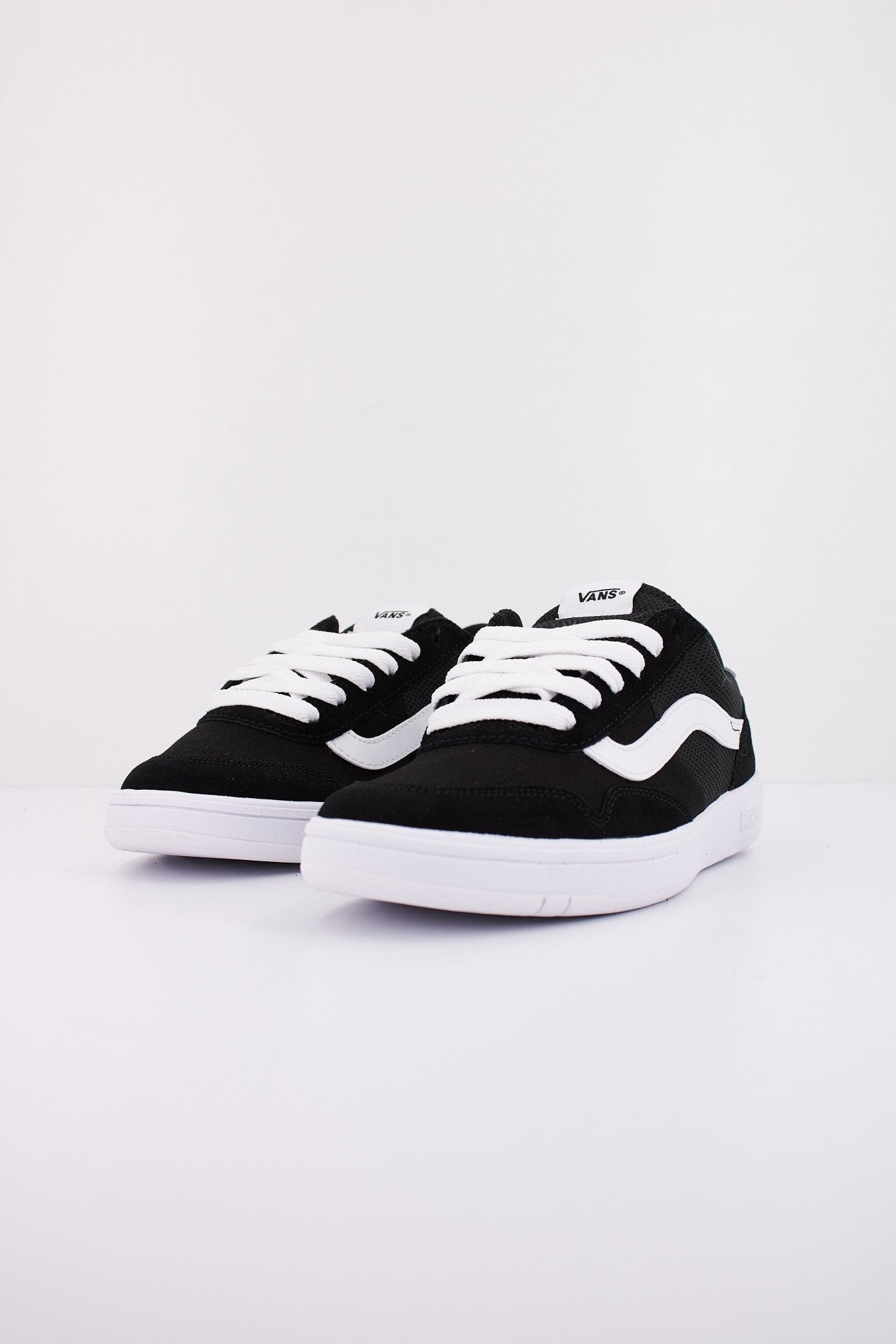 VANS CRUZE TOO CC STAPLE en color BLACK  (2)