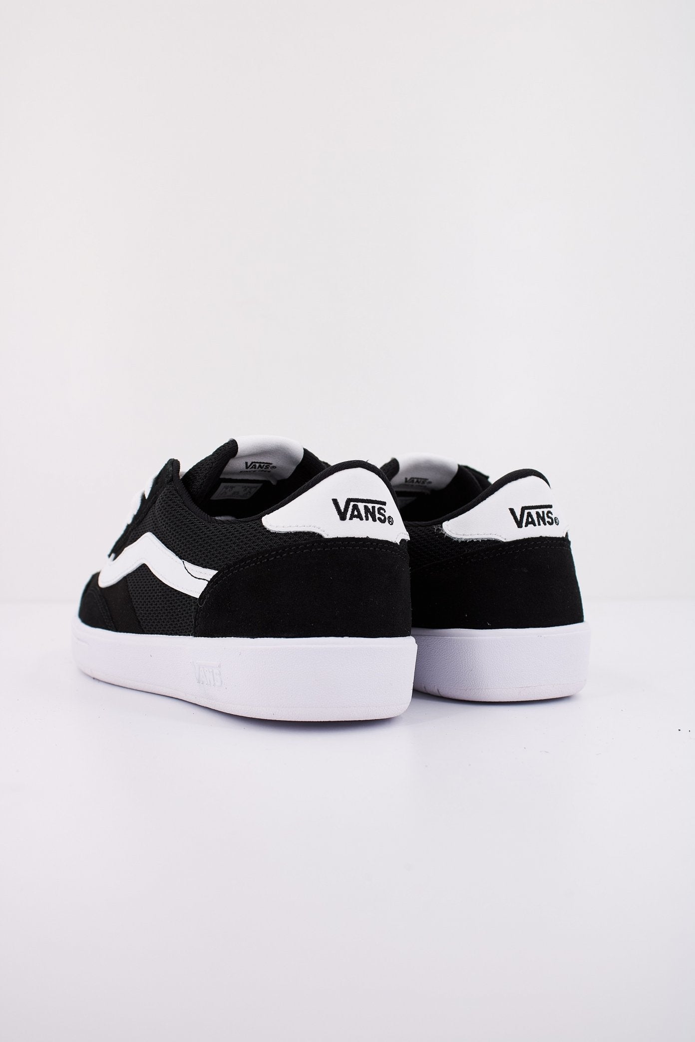 VANS CRUZE TOO CC STAPLE en color BLACK  (4)