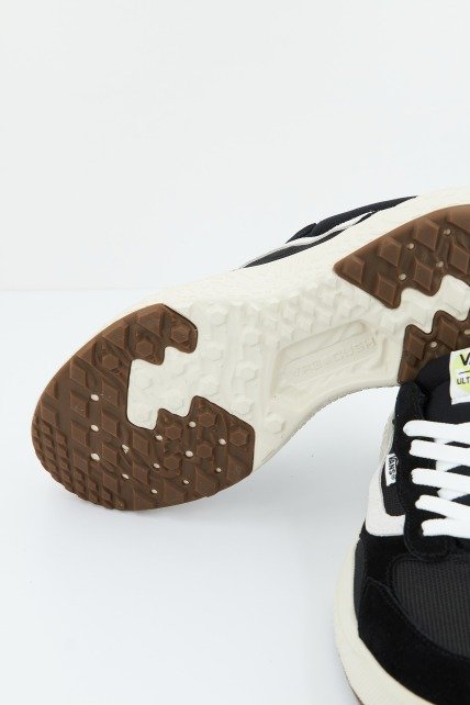 VANS ULTRARANGE NEO VR en color BLCKWHT  (2)