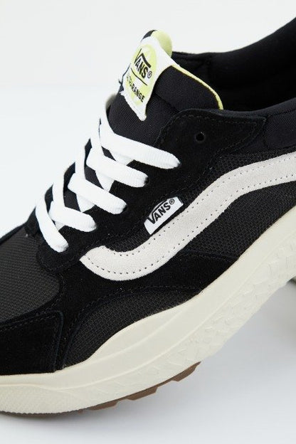 VANS ULTRARANGE NEO VR en color BLCKWHT  (4)