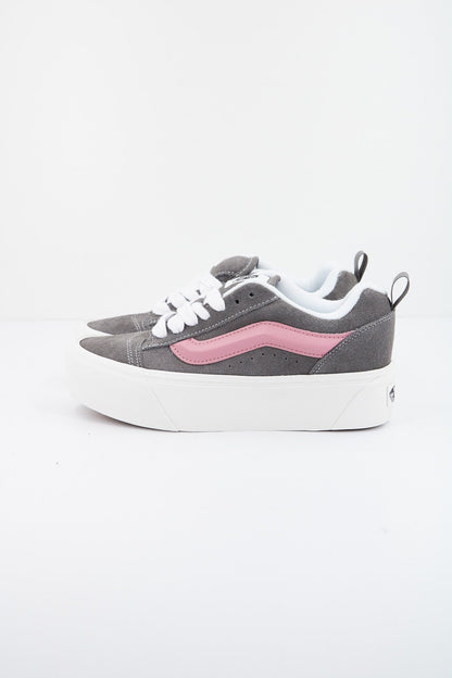 VANS KNU STACK en color GREY  (1)