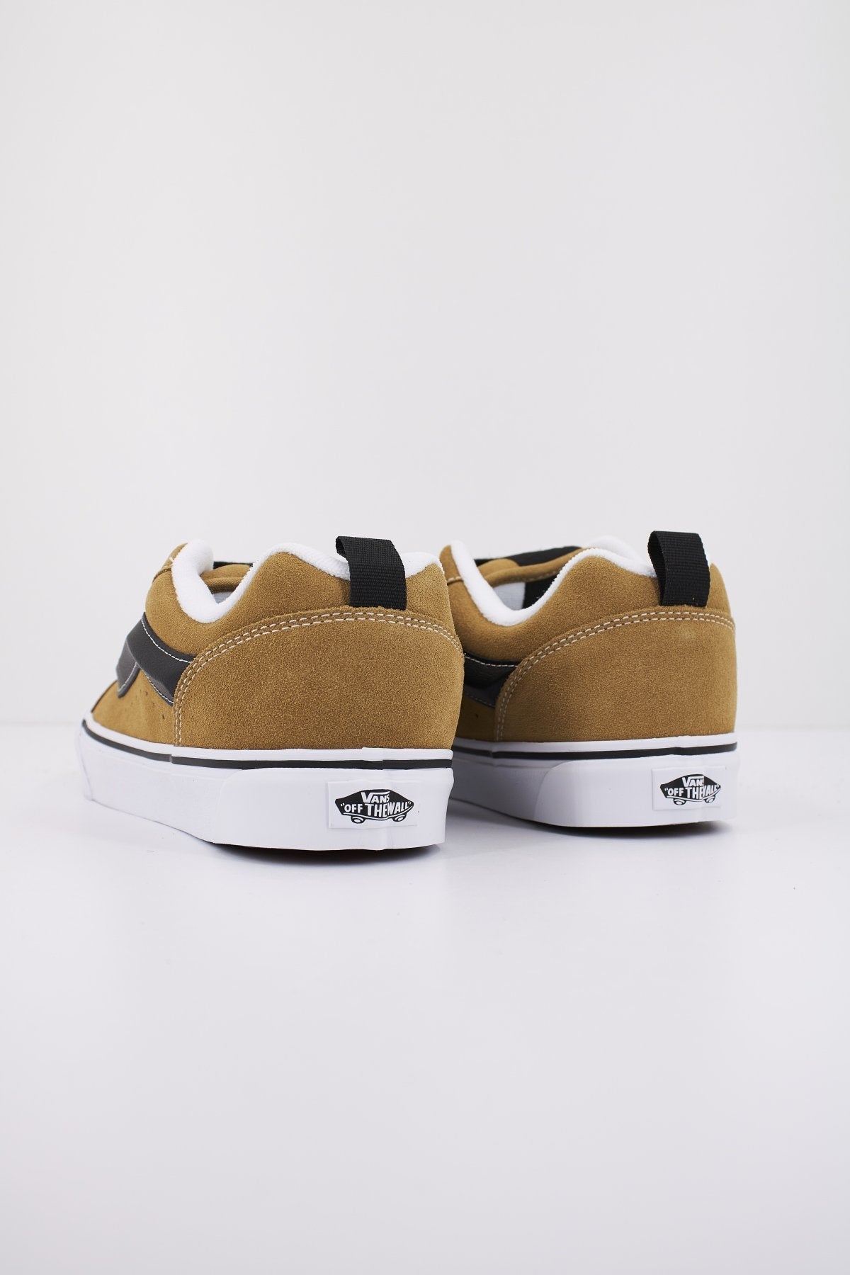VANS KNU SKOOL en color ANTELOPE  (3)