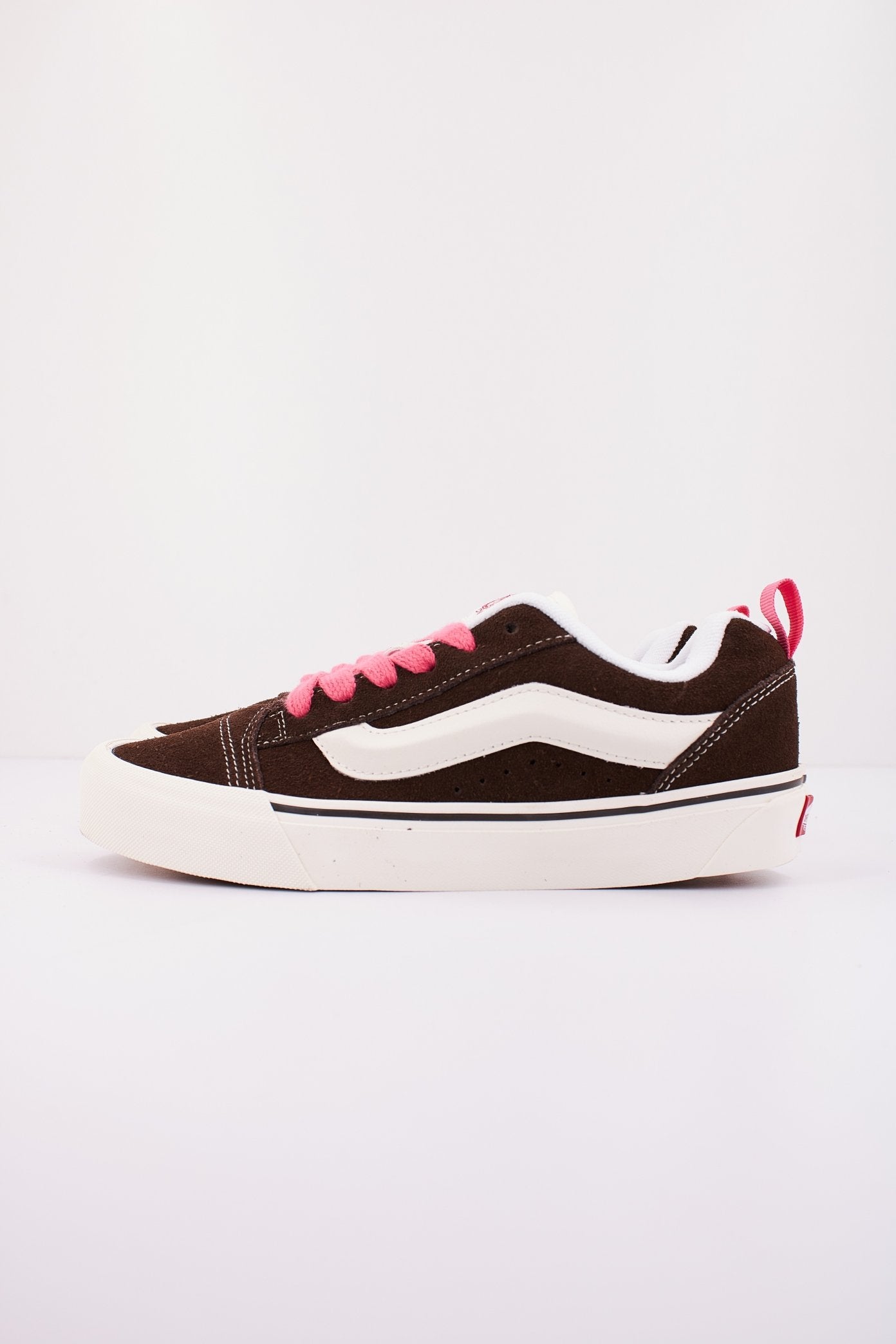 VANS KNU SKOOL RETRO en color BRWNWHT  (1)