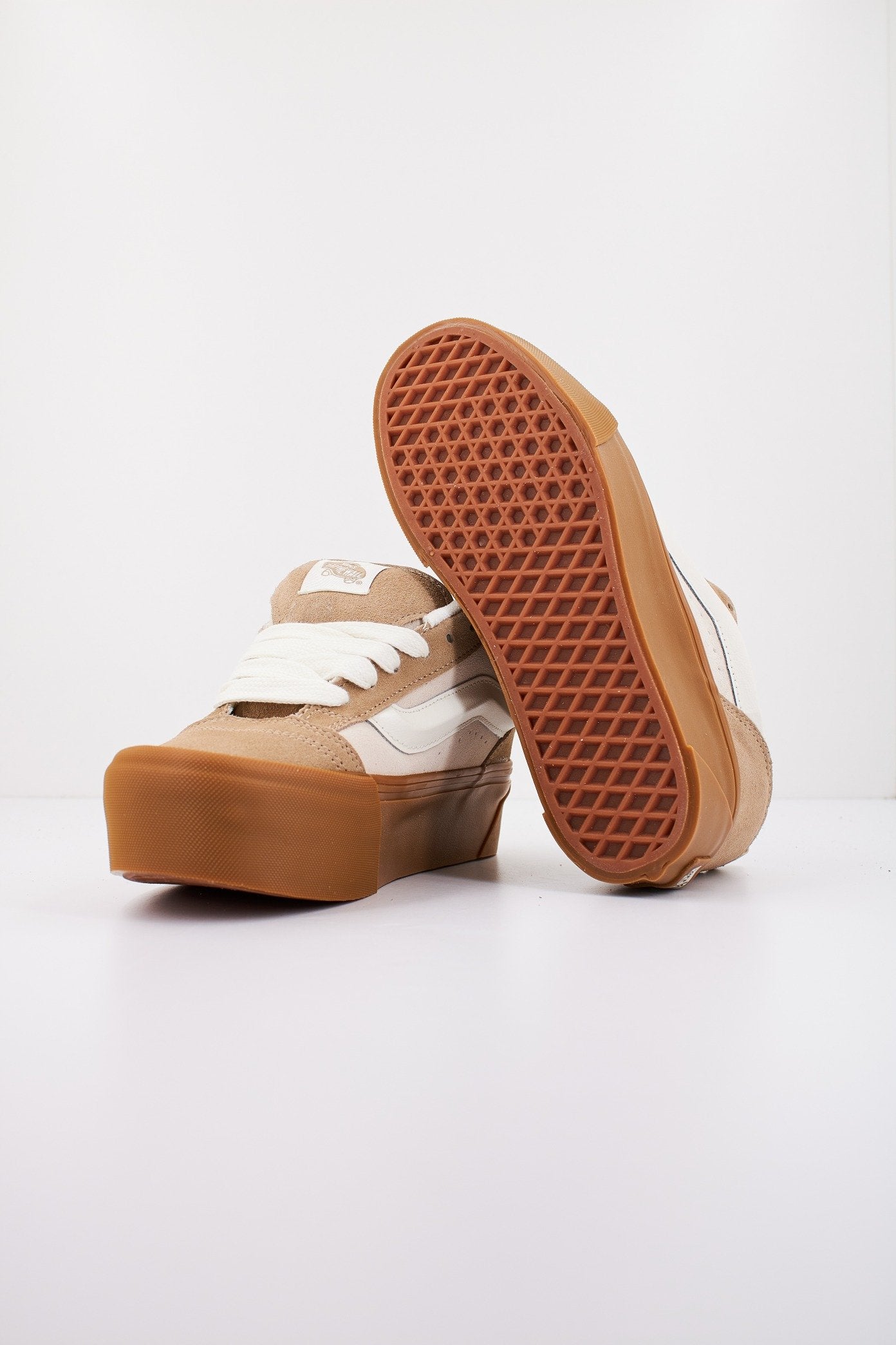 VANS KNU STACK SKATER en color TRTLDV  (4)