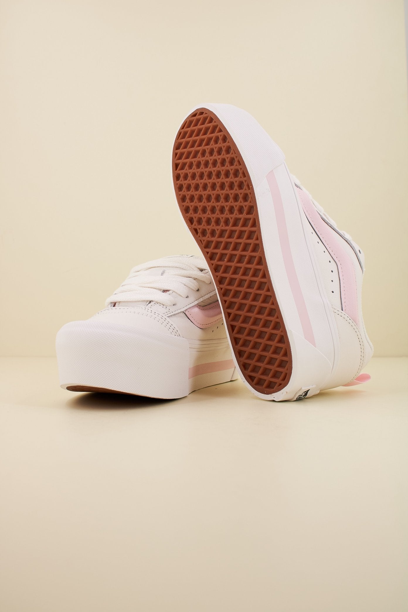 VANS KNU STACK en color WHTPNK  (4)