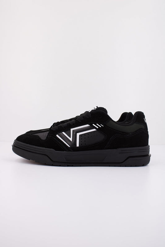 VANS UPLAND en color BLKWHT  (1)