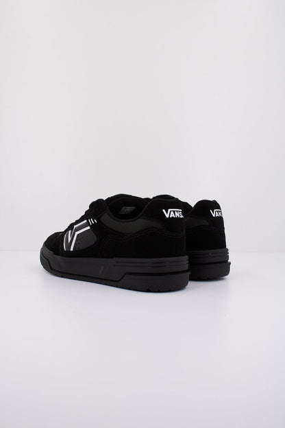 VANS UPLAND en color BLKWHT  (4)