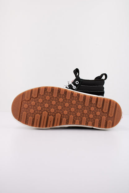 VANS MTE SK-HI WATERPROO en color BLKWHT  (5)