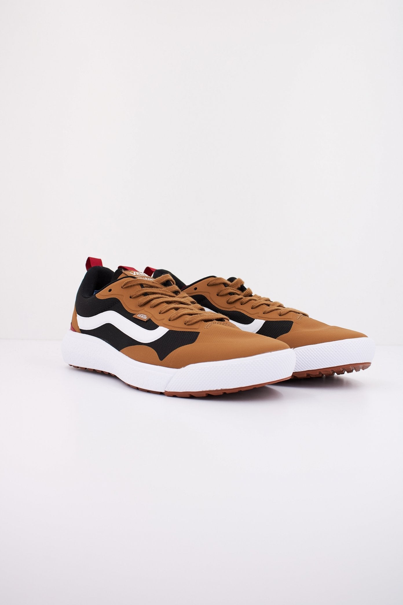 VANS MTE ULTRARANGE en color EXBWBK  (2)