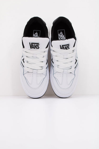 VANS UPLAND en color WHTBLK  (3)