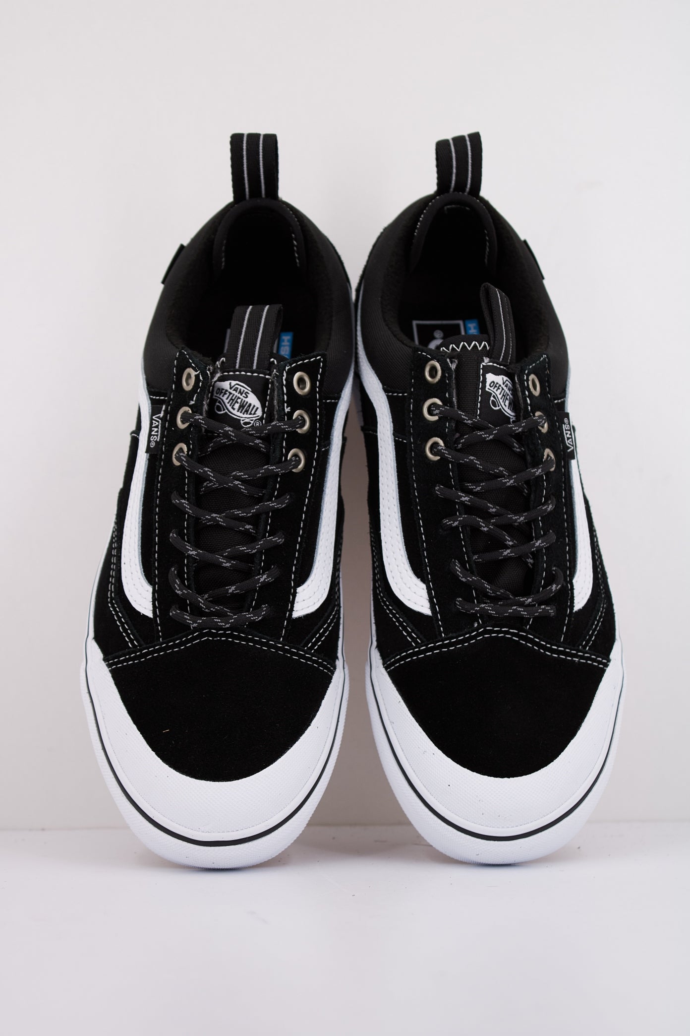 VANS MTE OLD SKOOL WATERP en color BLKWHT  (3)