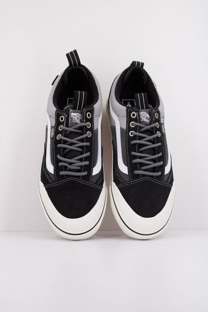 VANS MTE OLD SKOOL WATERP en color BKPTWT  (3)