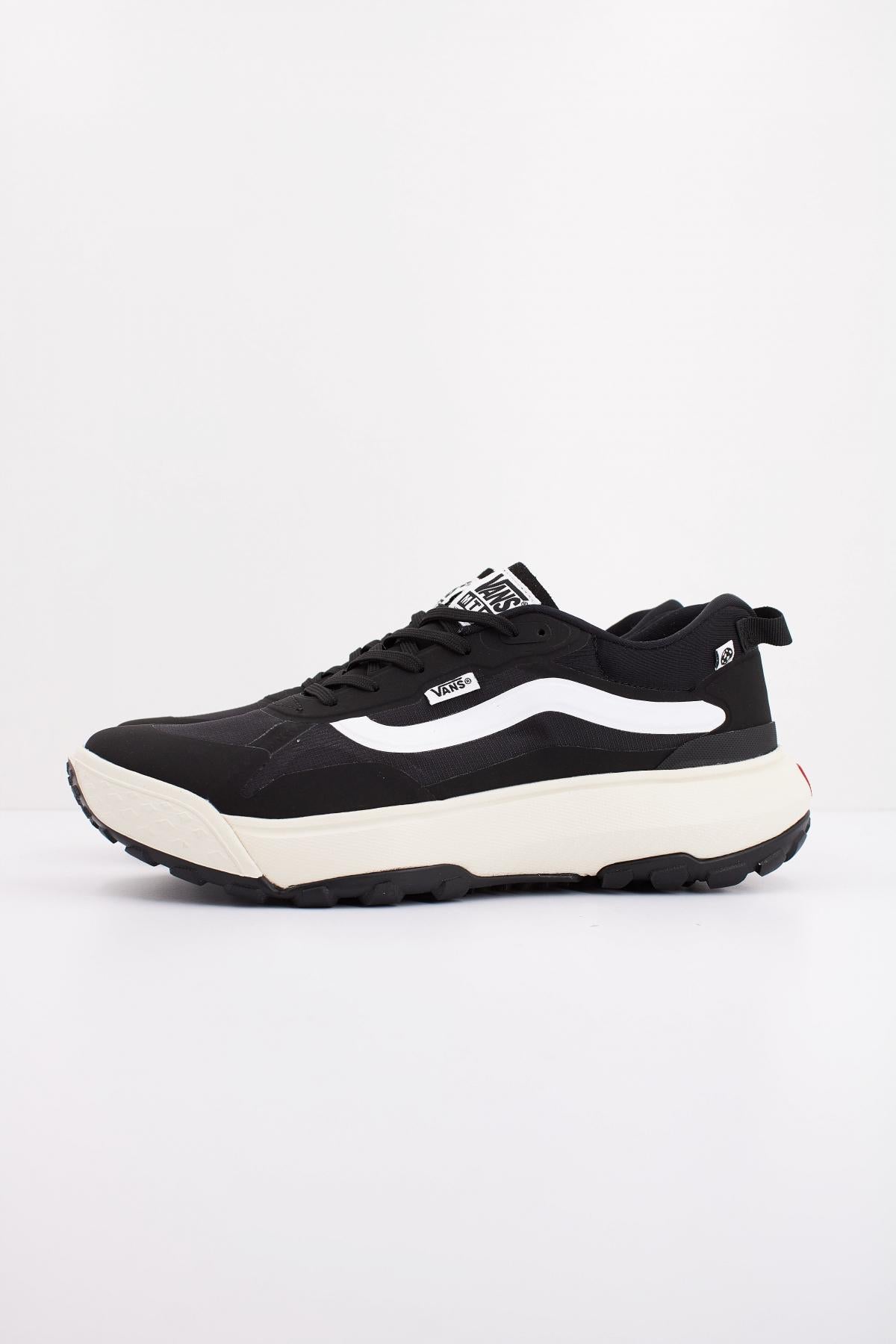 VANS MTE CROSSPATH en color BLKWHT  (1)