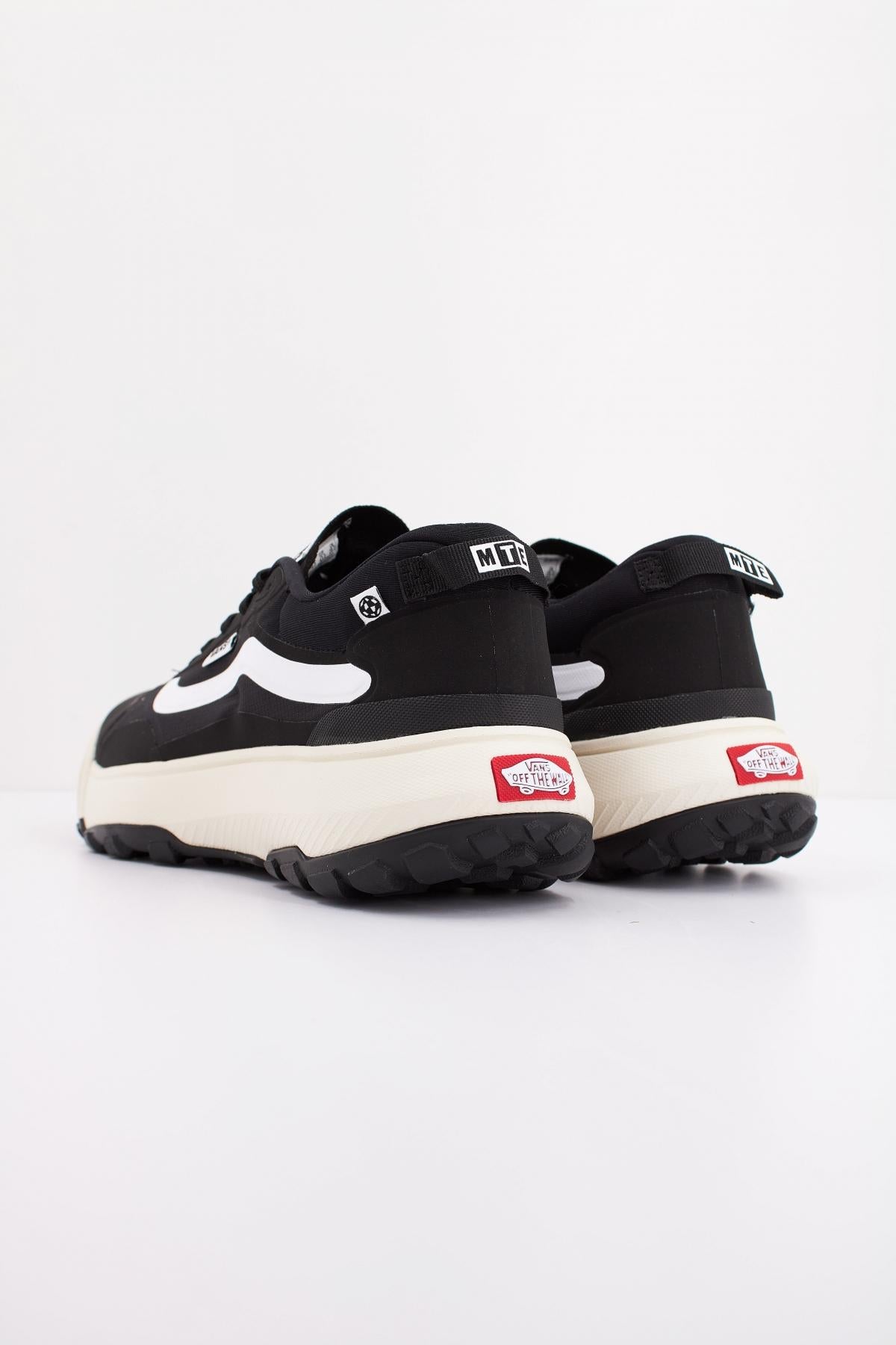 VANS MTE CROSSPATH en color BLKWHT  (4)