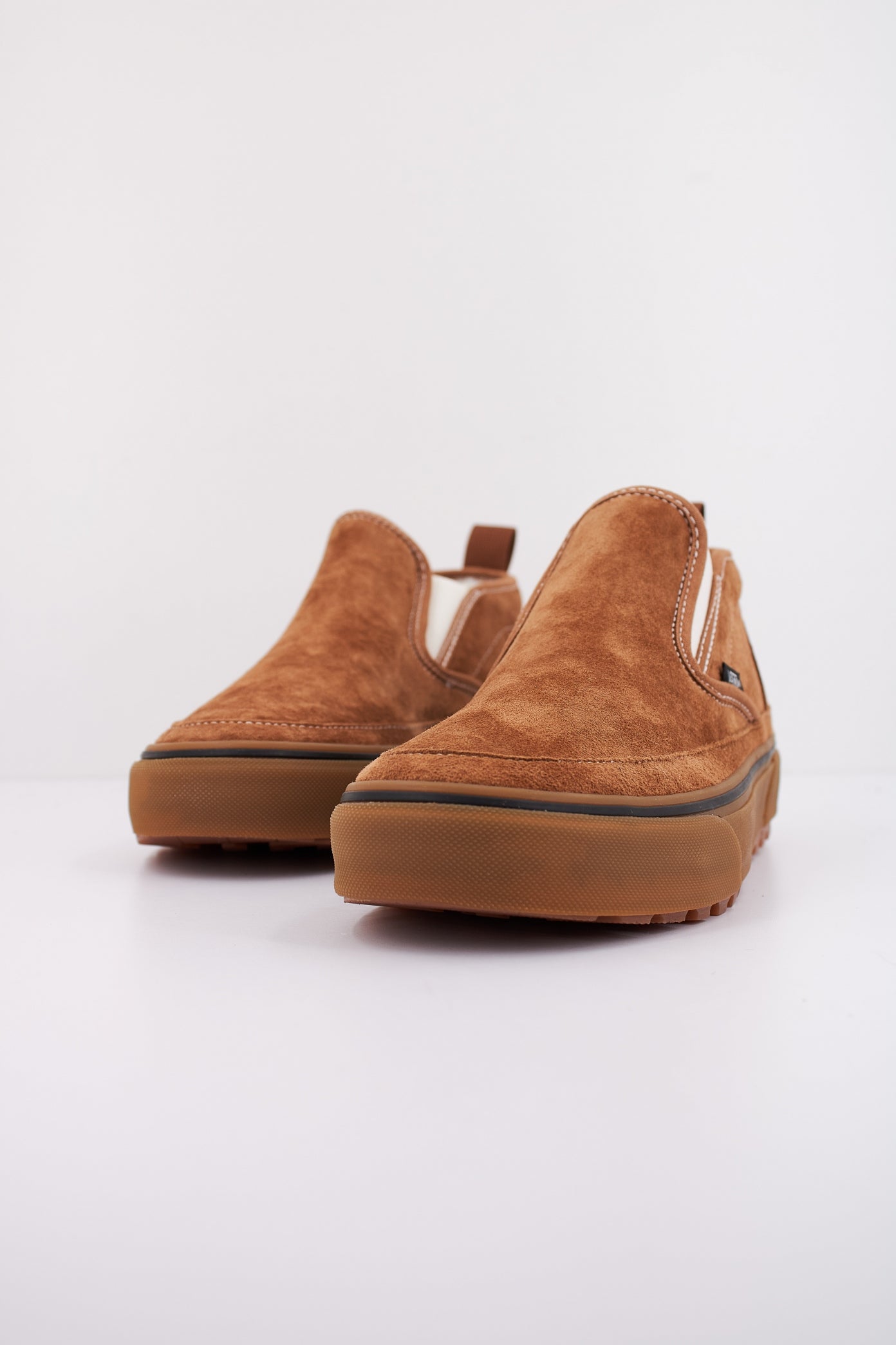 VANS MID SLIP MTE- en color CHPMNKGMS  (2)