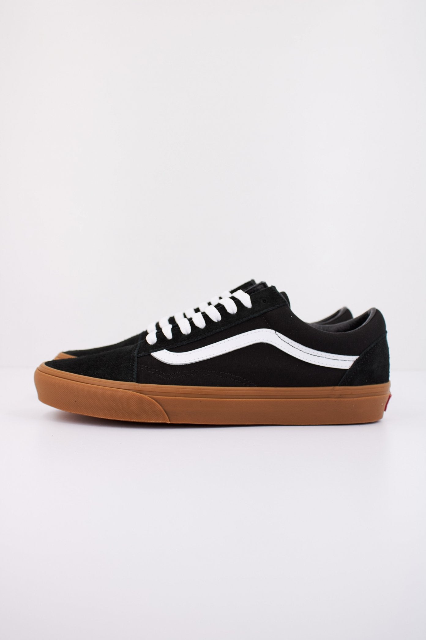 VANS OLD SKOOL en color BLACKGUM  (1)
