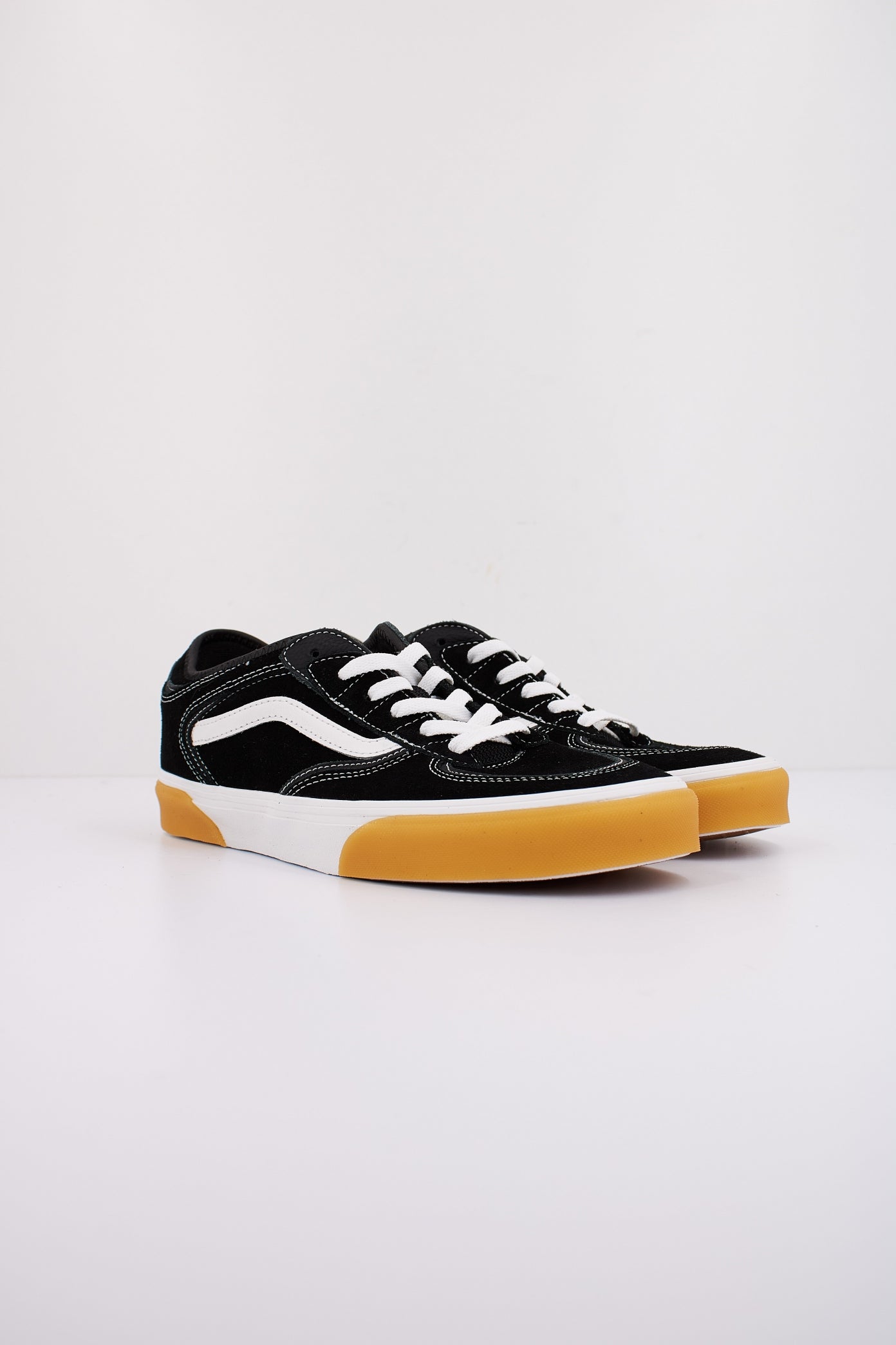 VANS ROWLEY CLASSIC en color BLCKWHTGM  (2)