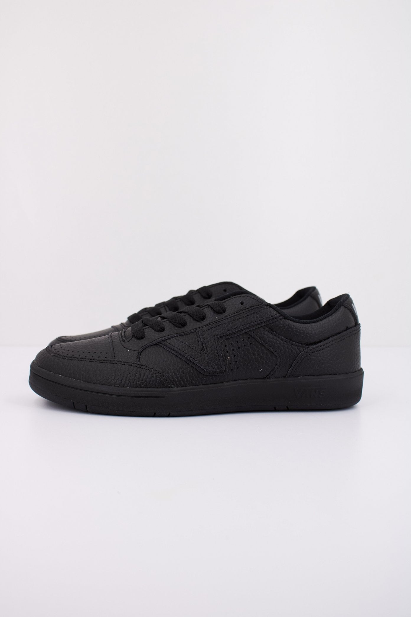 VANS LOWLAND CC en color BLACK  (1)