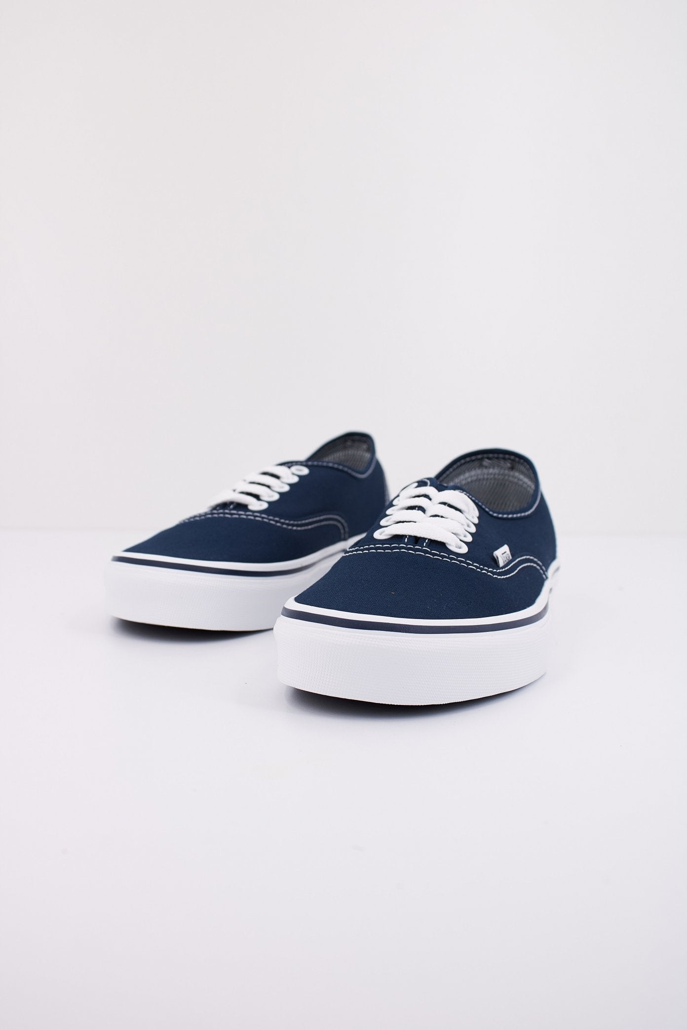 VANS AUTHENTIC en color DRBLHT  (2)