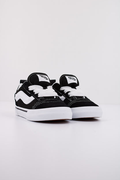 VANS KNU SKOOL ELASTIC en color BLKTRUEWHT  (2)