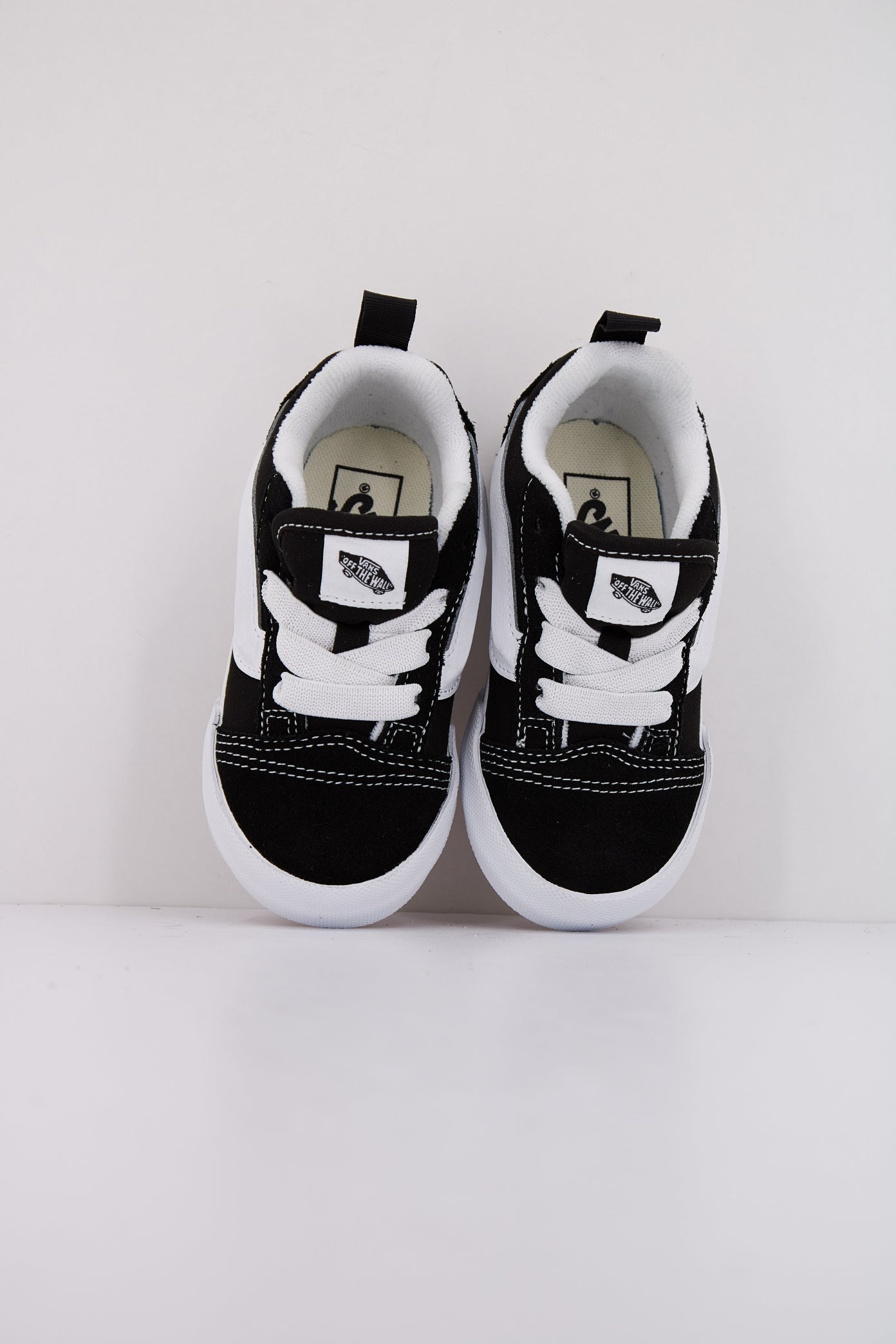 VANS KNU SKOOL ELASTIC en color BLKTRUEWHT  (3)