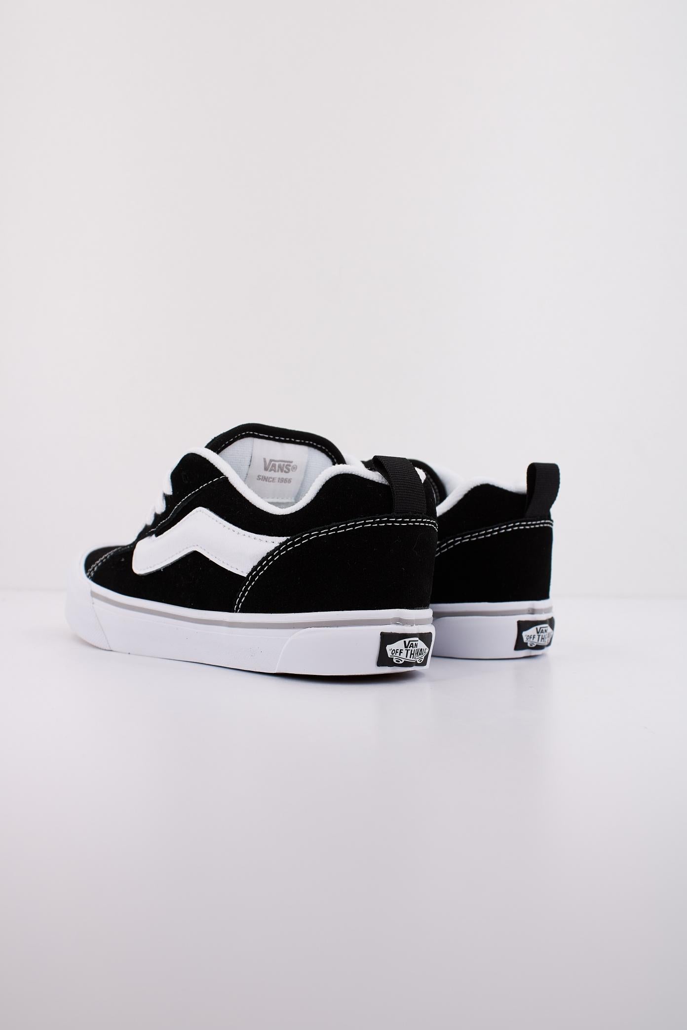 VANS KNU SKOOL en color BLCKWHT  (4)