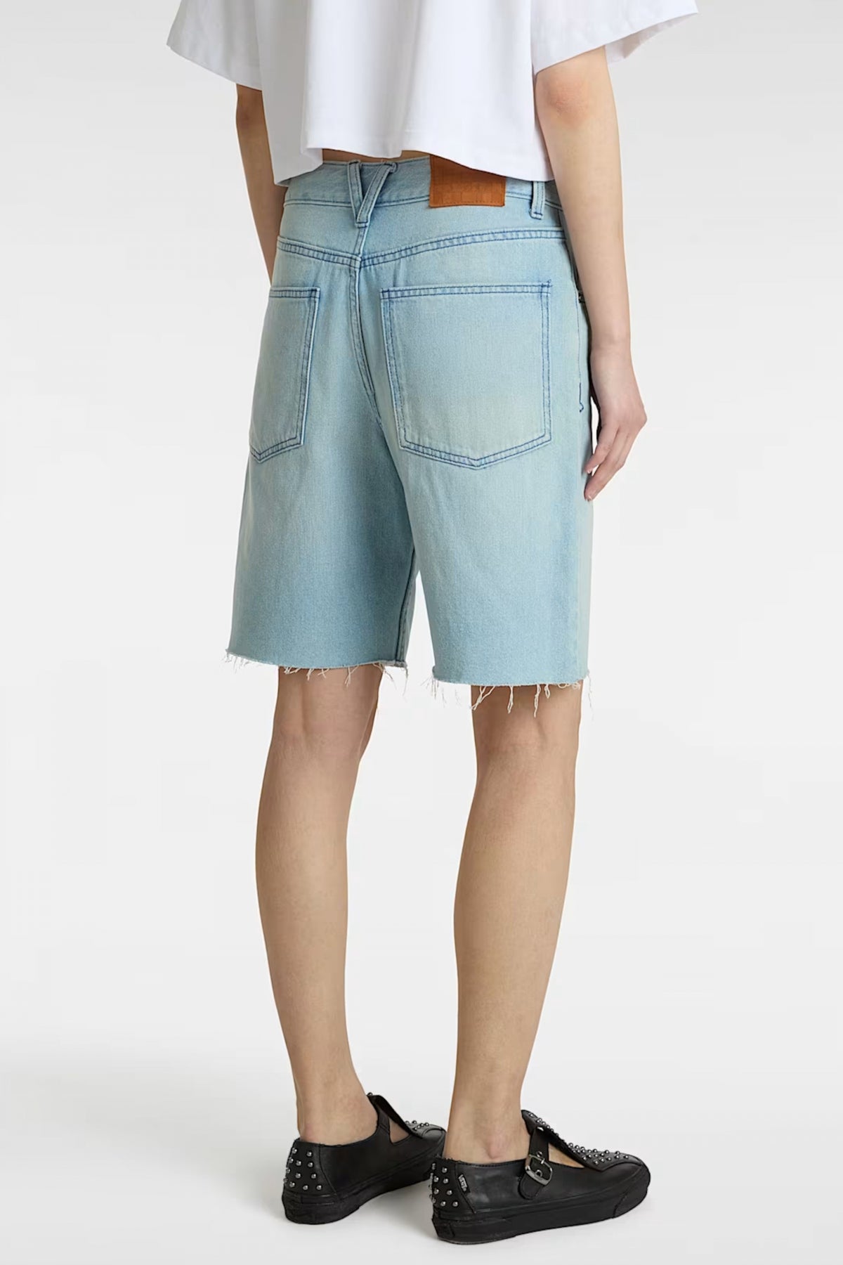 VANS SIRELLE CUT-OFF JORT en color LGHSTN  (3)