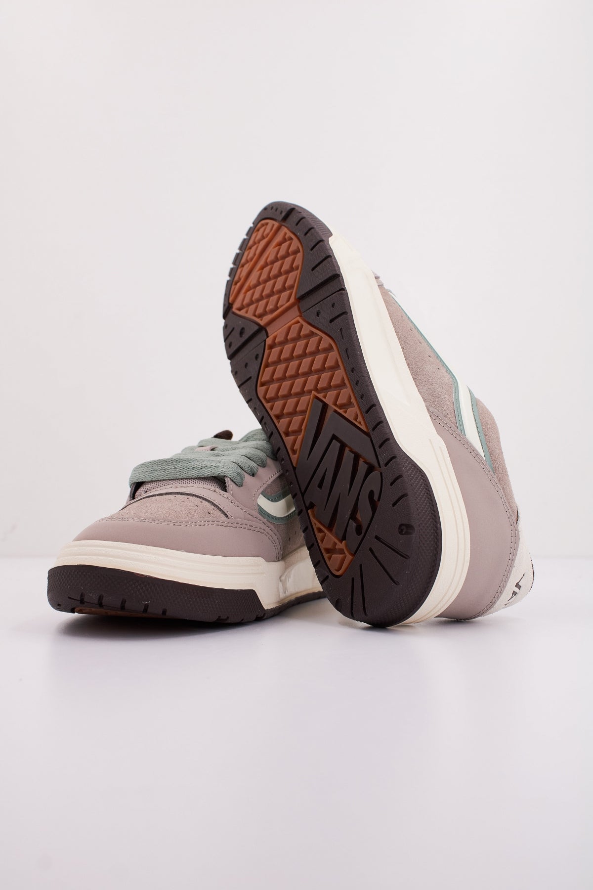 VANS HYLANE en color ATMSPHR  (5)