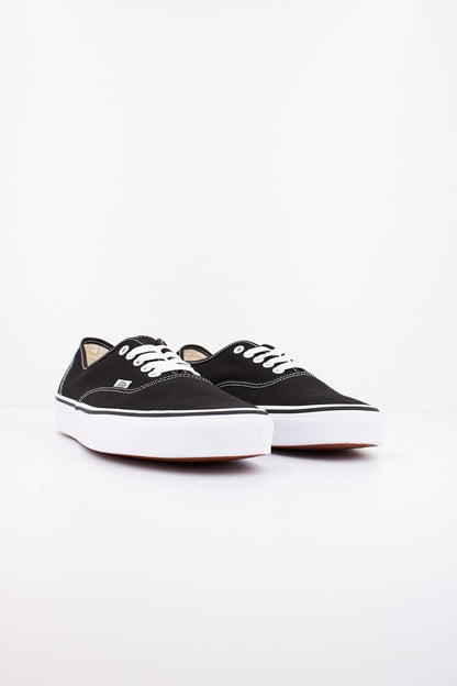 VANS AUTHENTIC en color BLACK  (2)