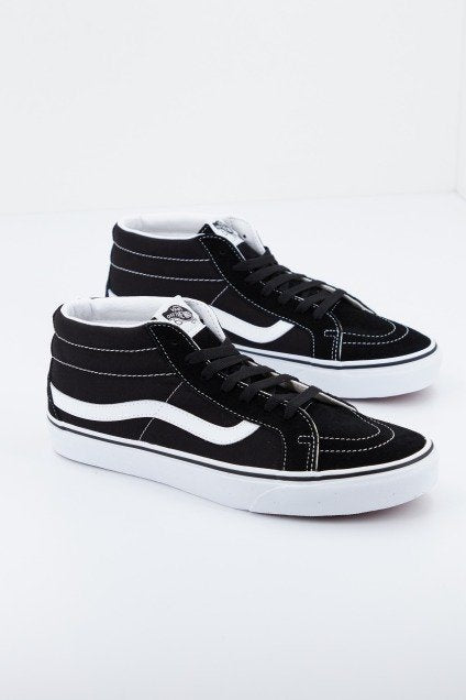 VANS UA SK-MID en color BLACK  (1)
