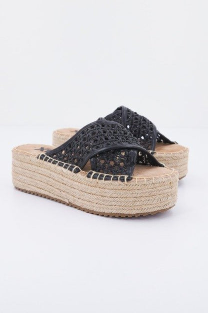 XTI X en color NEGRO  (1)