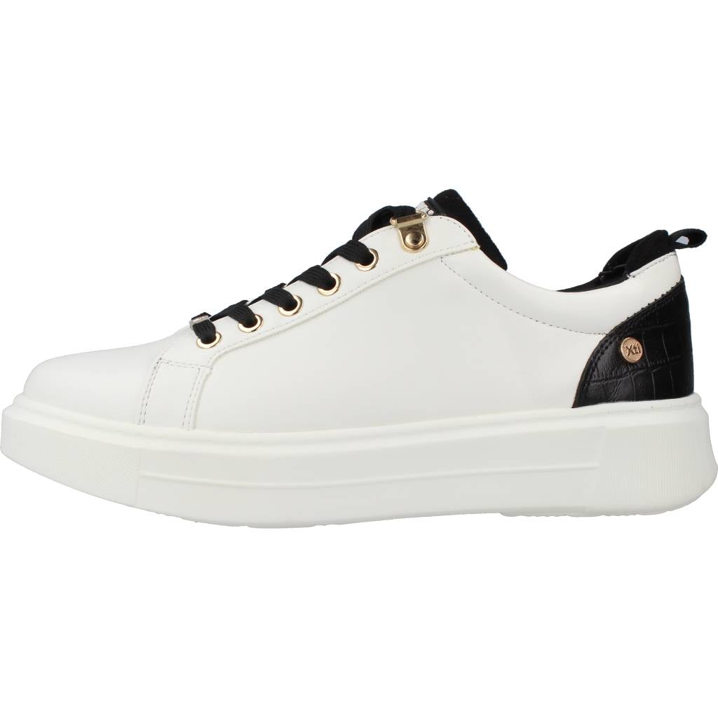 XTI X en color NEGRO  (2)