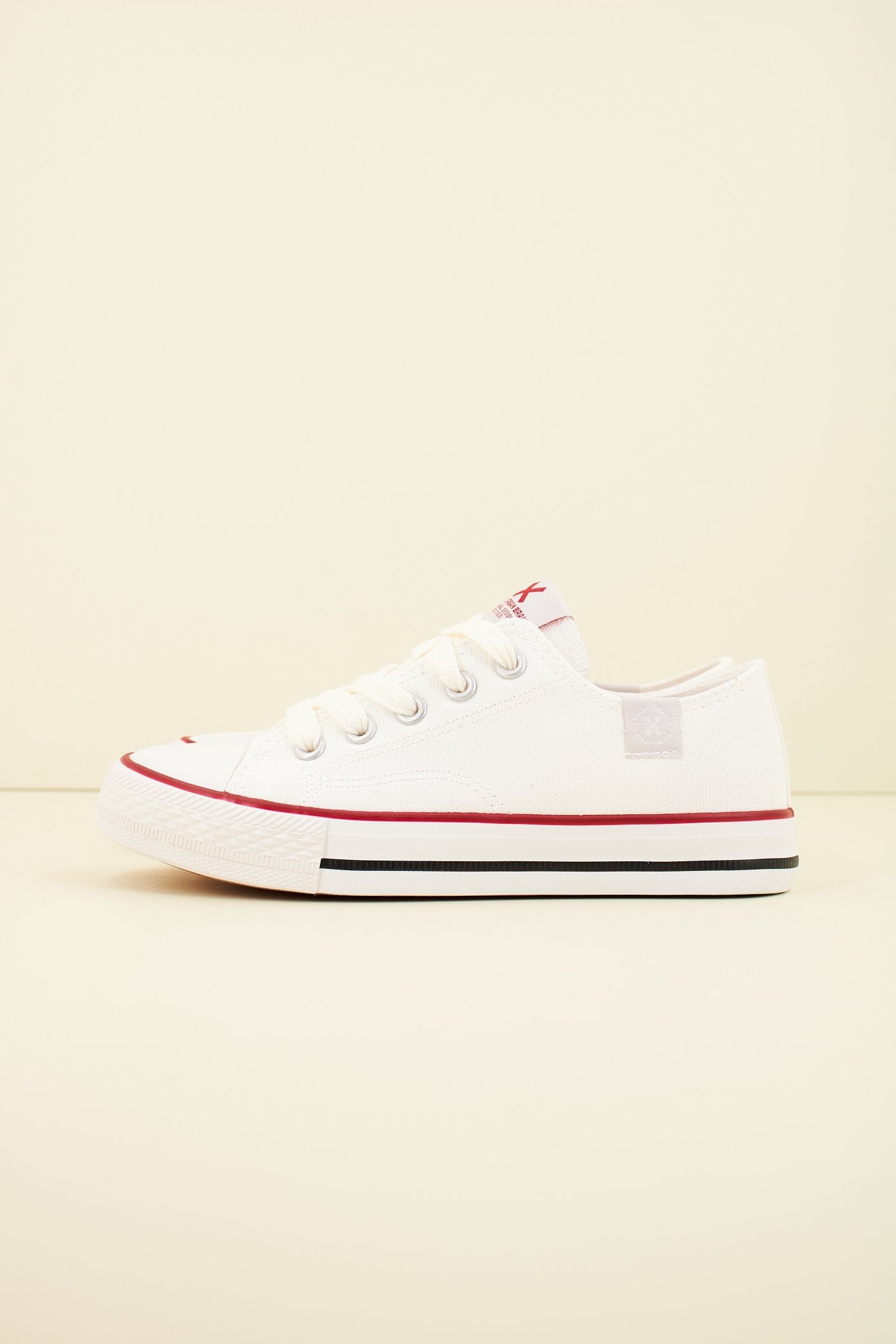 XTI X en color BLANCO  (1)