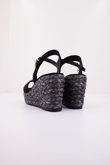 XTI X en color NEGRO  (3)