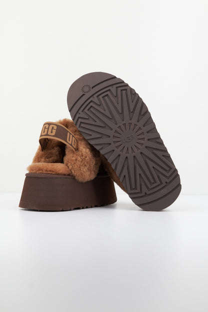 UGG FUNKETTE en color BCDR  (4)