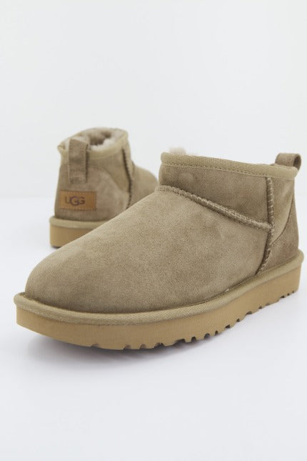 UGG W CLASSIC ULTRA MINI en color ANTILOPE  (1)