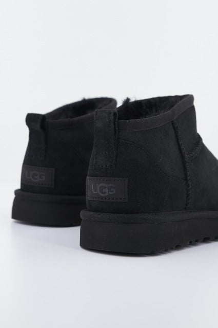 UGG W CLASSIC ULTRA MINI en color BLACK  (3)