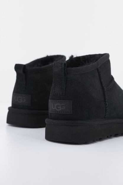 UGG W CLASSIC ULTRA MINI en color BLACK  (3)