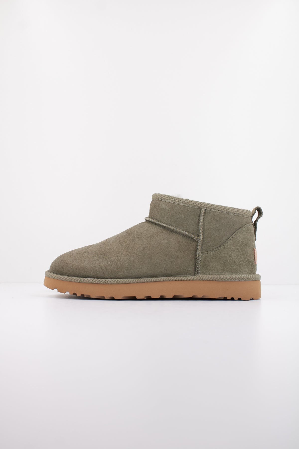 UGG W CLASSIC ULTRA MINI en color MMP  (1)