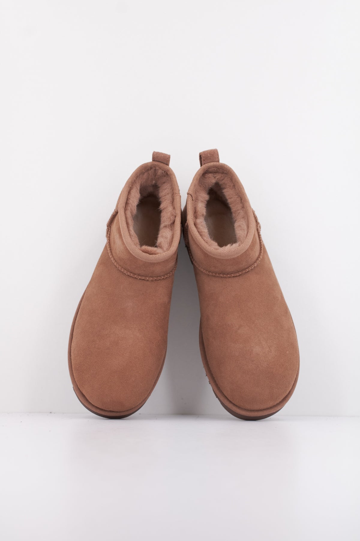 UGG W CLASSIC ULTRA MINI en color RYK  (3)