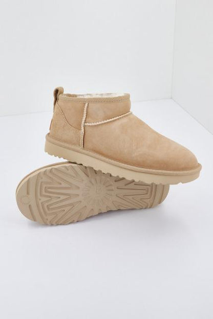 UGG W CLASSIC ULTRA MINI en color SAND  (1)