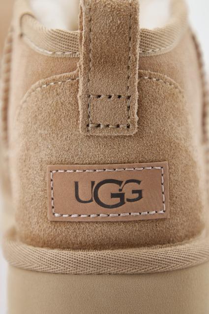 UGG W CLASSIC ULTRA MINI en color SAND  (4)