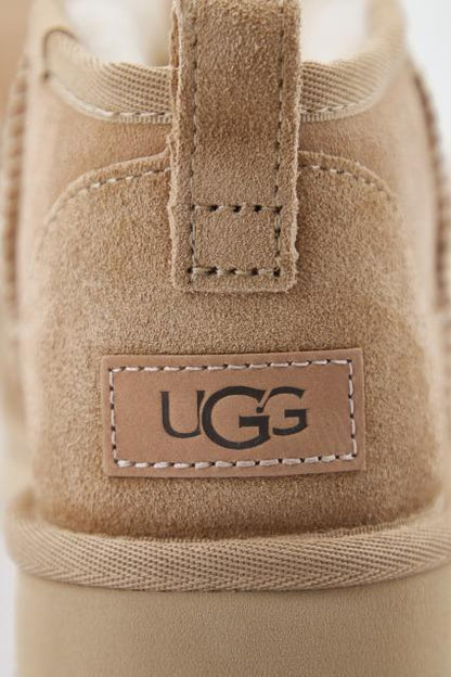 UGG W CLASSIC ULTRA MINI en color SAND  (4)