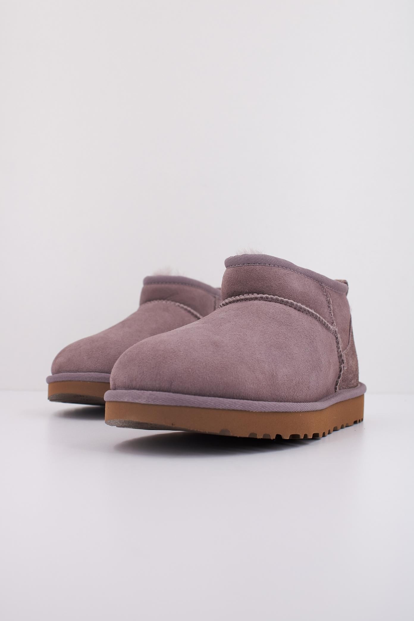 UGG W CLASSIC ULTRA MINI en color SGRP  (2)