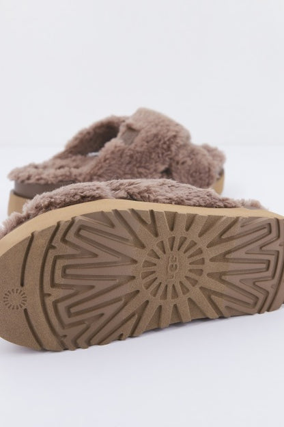 UGG W FUZZ SUGAR CROSS S en color HICKORY  (4)