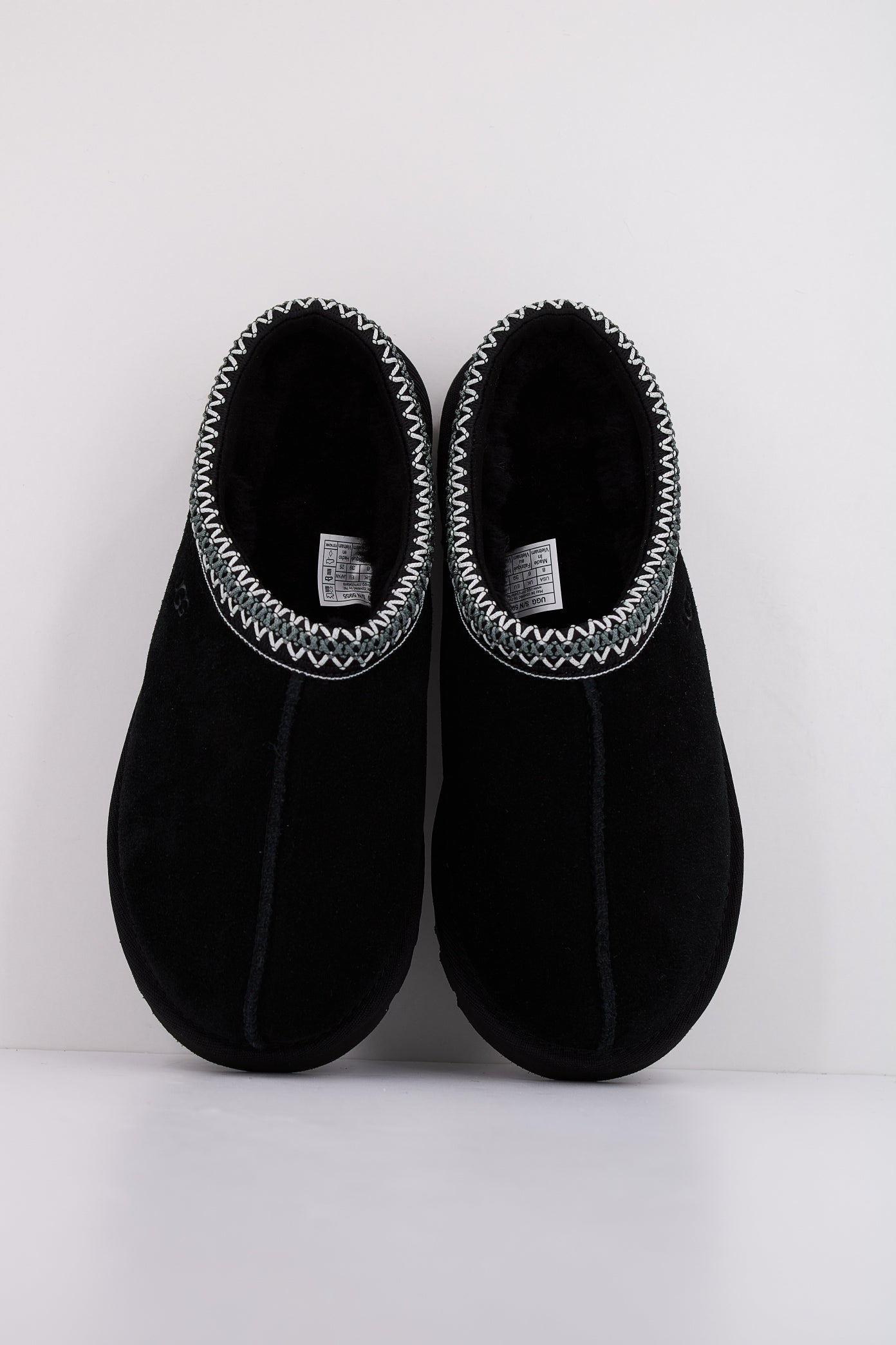 UGG W TASMAN en color BLACK  (3)