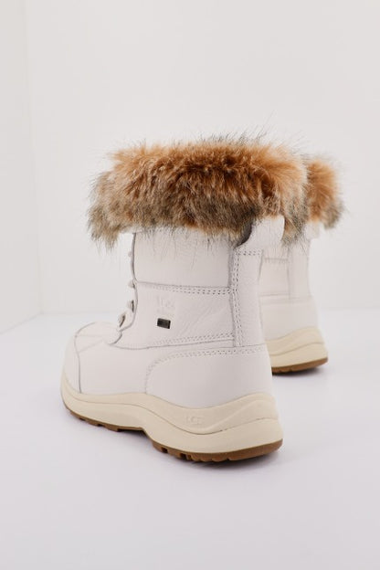 UGG W ADIRONDACK III TIP en color WHITE  (3)